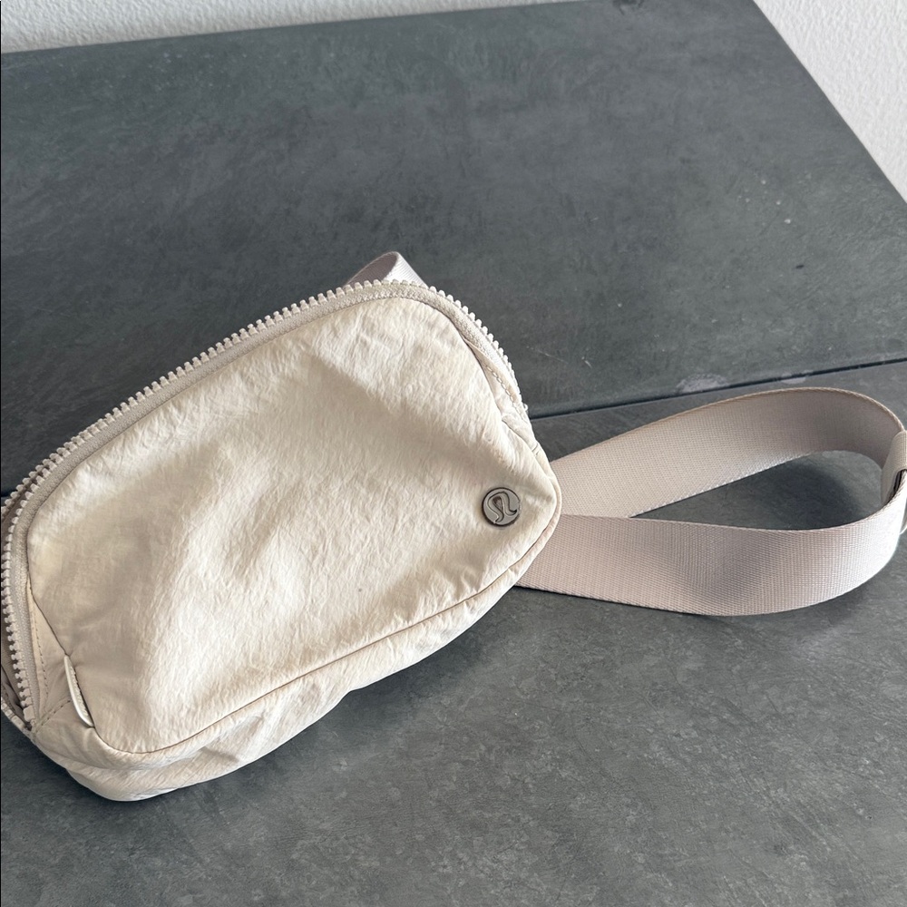 Lululemon Athletica Light Bone Belt Bag